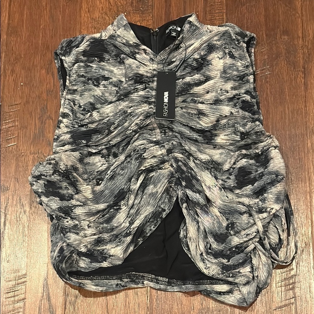 NWT! 3X Fashion Nova Gray and Black Ruched Asymmetrical - Picture 2 of 10